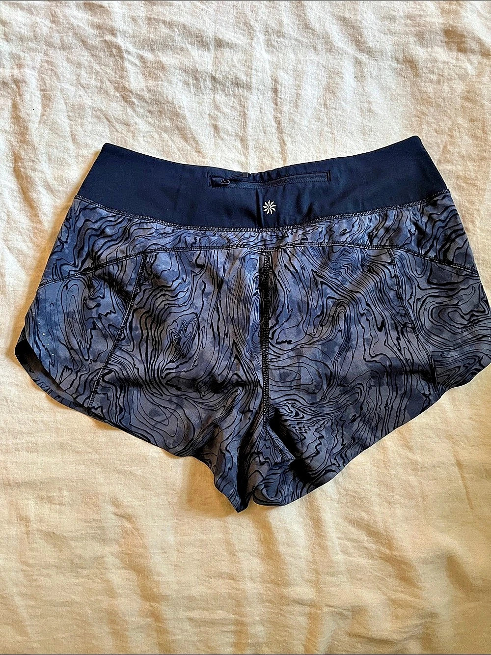 Athleta Run With It Printed 3.5" Short Athletic Shorts Navy Medium